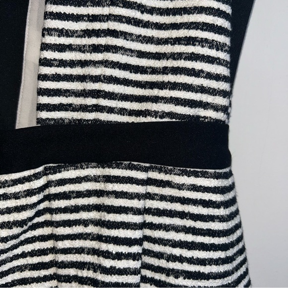 NWT BCBGMAXAZRIA Piper Striped Peplum V-Neck Dress Size 4 - Picture 8 of 8